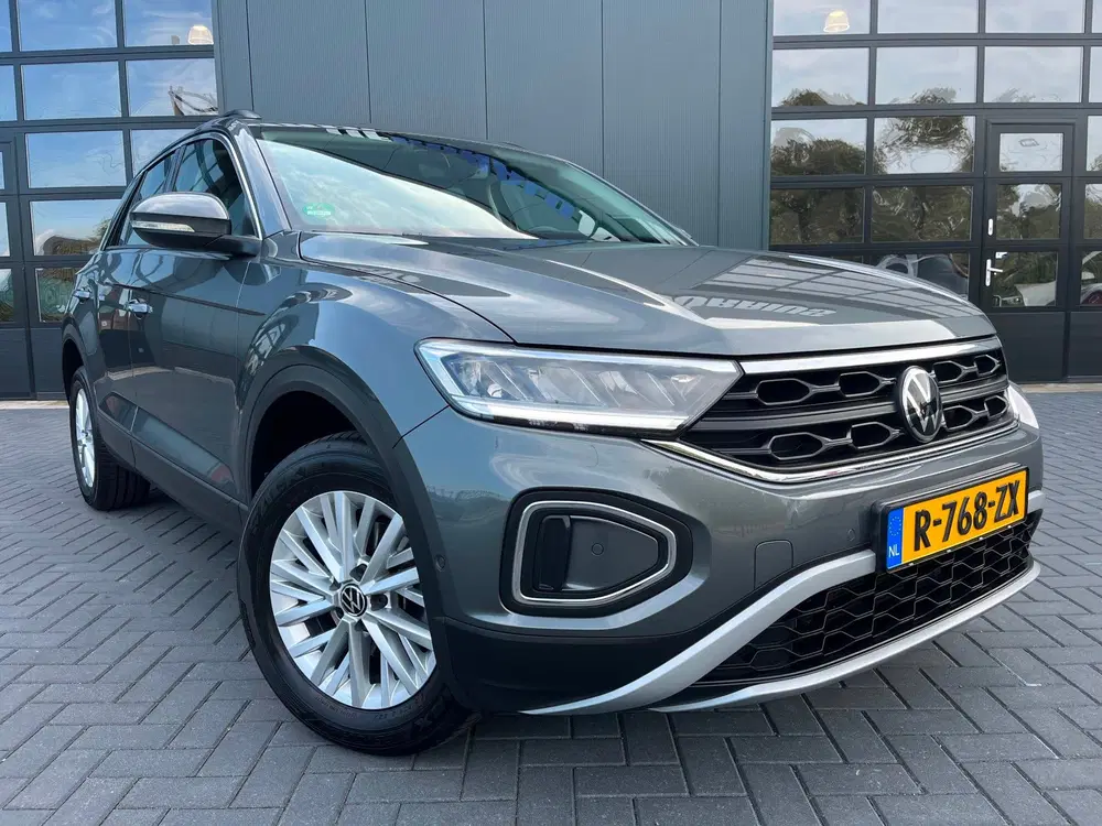 Volkswagen T-Roc 1.5 TSI Life Business NLAuto uit 2023, foto 4