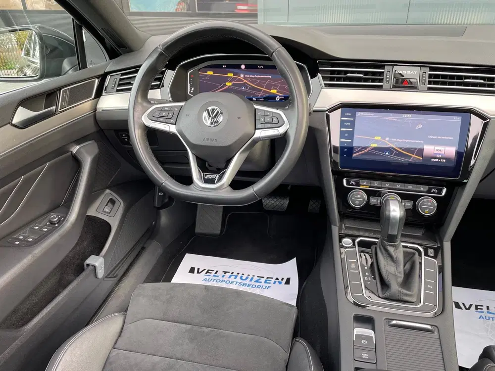 Volkswagen Passat 1.5 TSI Elegance Business R-Line N uit 2020, foto 13