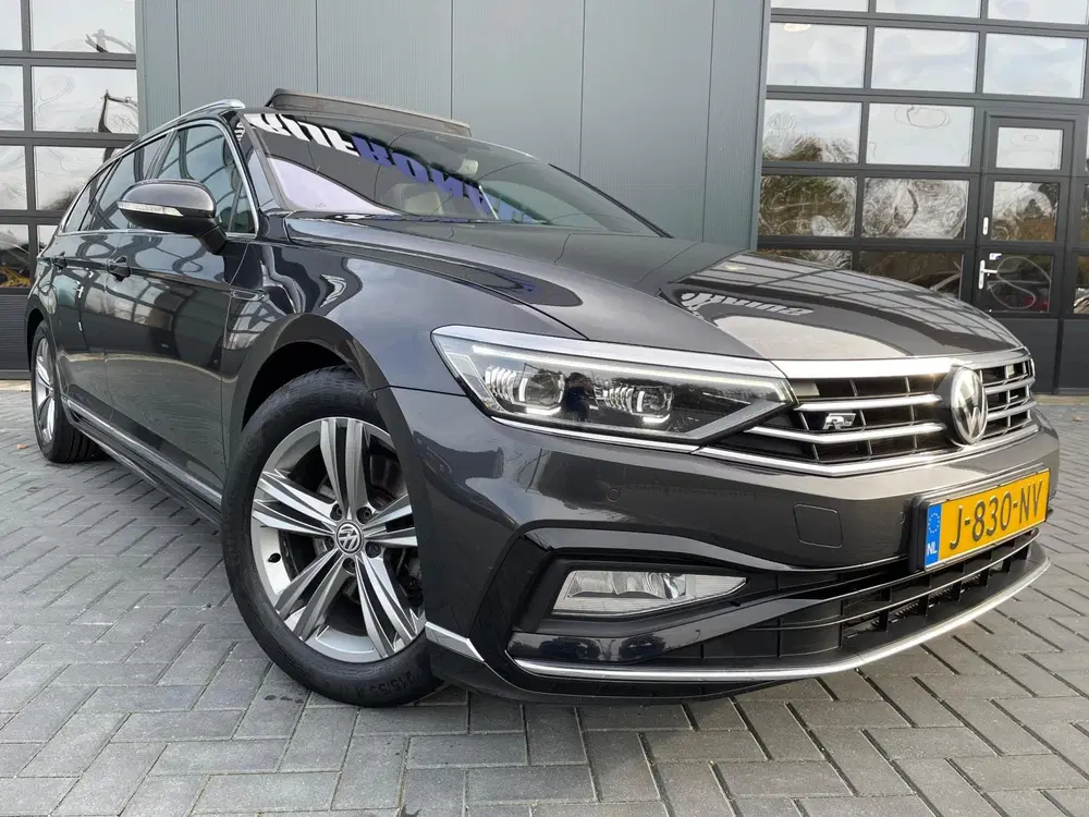 Volkswagen Passat 1.5 TSI Elegance Business R-Line N uit 2020, foto 2