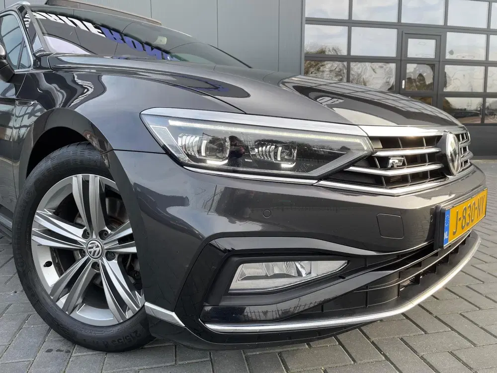 Volkswagen Passat 1.5 TSI Elegance Business R-Line N uit 2020, foto 3
