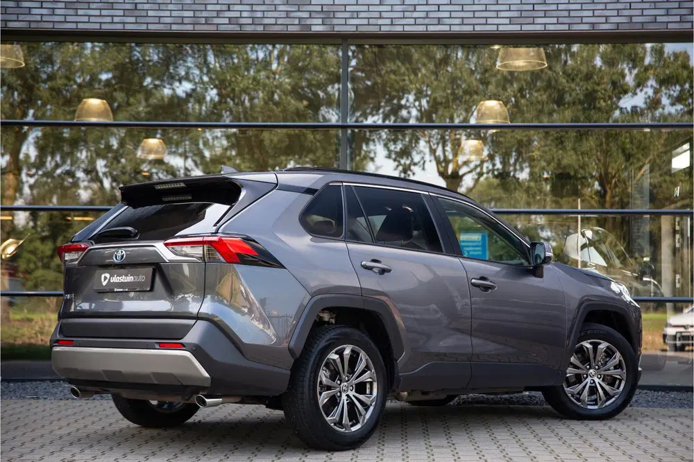 Toyota RAV 4 2.5 Hybrid uit 2025, foto 2