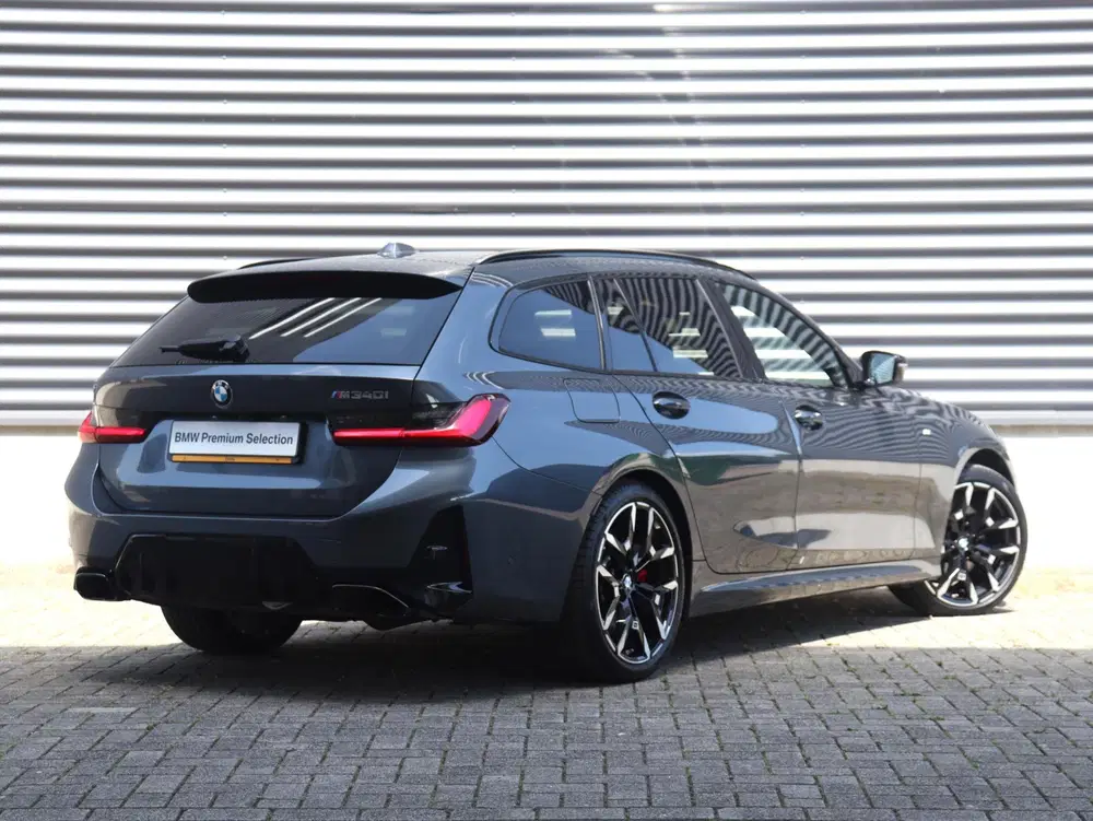 BMW 3-serie Touring M340i xDrive uit 2025, foto 2