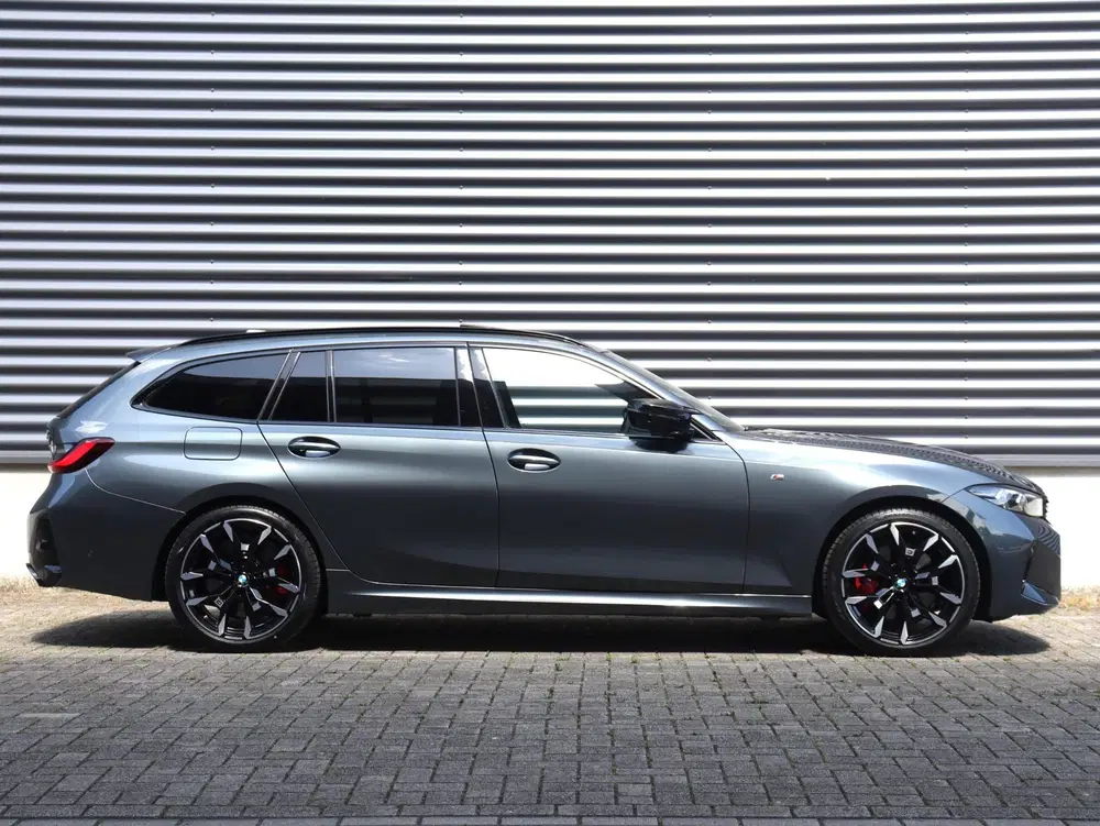 BMW 3-serie Touring M340i xDrive uit 2025, foto 5