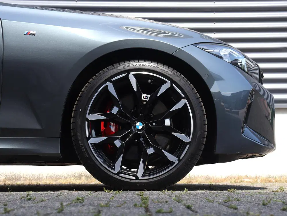 BMW 3-serie Touring M340i xDrive uit 2025, foto 6