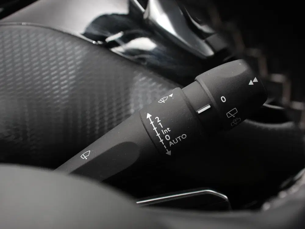 Peugeot 208 1.2 PureTech 110pk Automaat Allure Cruise uit 2019, foto 13