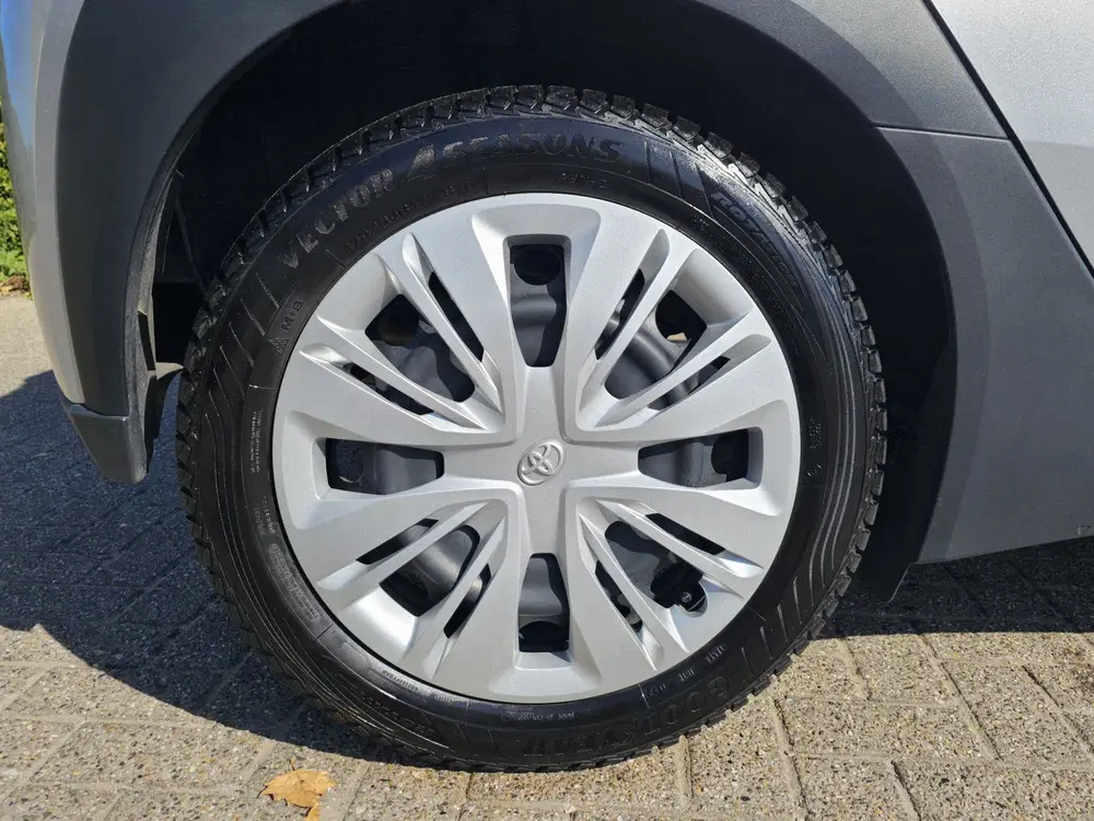 Toyota Aygo X 1.0 VVT-i MT Play uit 2023, foto 12