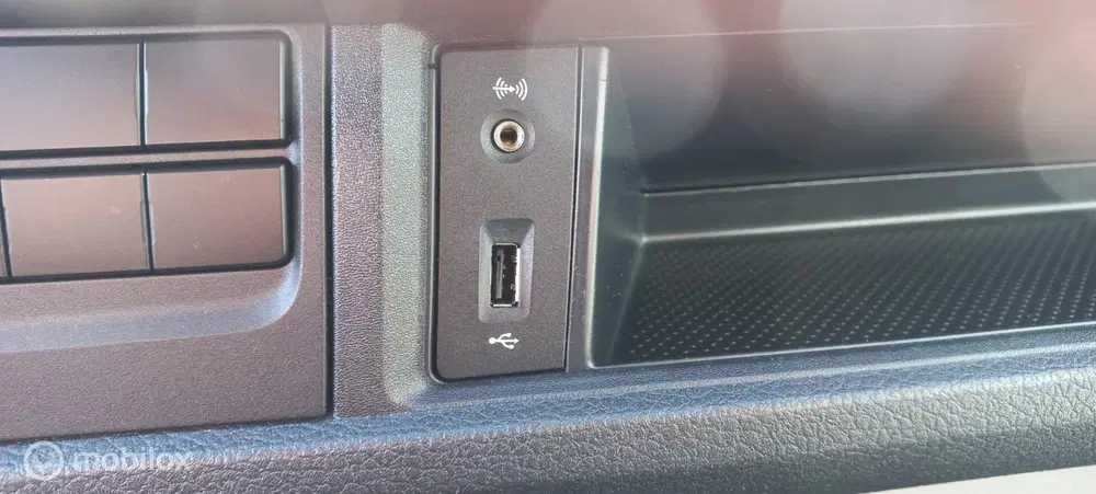 Volkswagen Transporter 2.0 TDI L2H1 uit 2019, foto 13