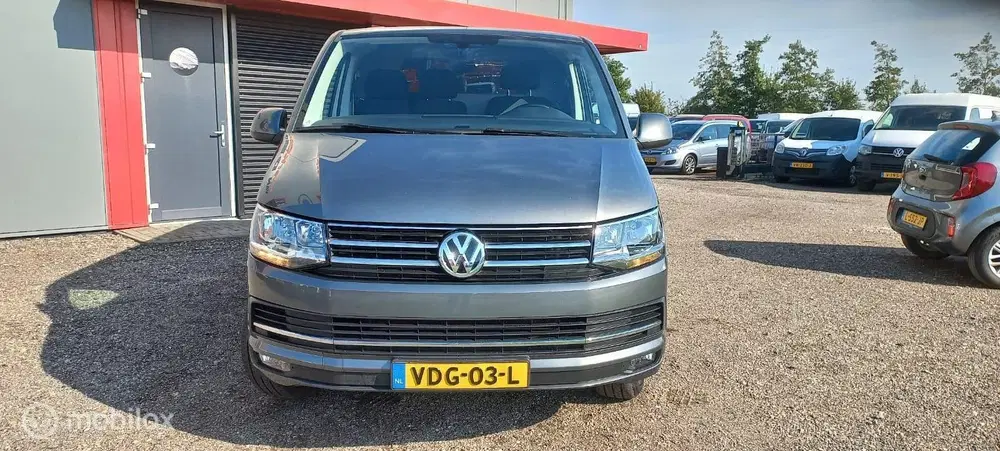 Volkswagen Transporter 2.0 TDI L2H1 uit 2019, foto 2