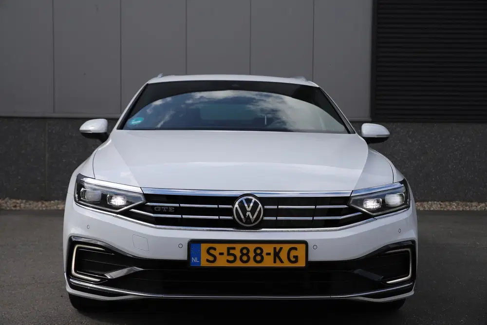 Volkswagen Passat 1.4 TSI 218pk GTE uit 2020, foto 3