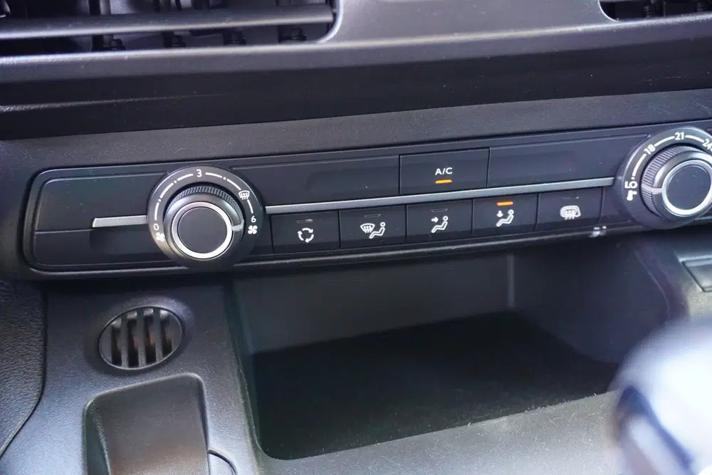 Peugeot Partner L2 Maxi Long Asphalt Trekhaak Apple Carpla uit 2019, foto 14
