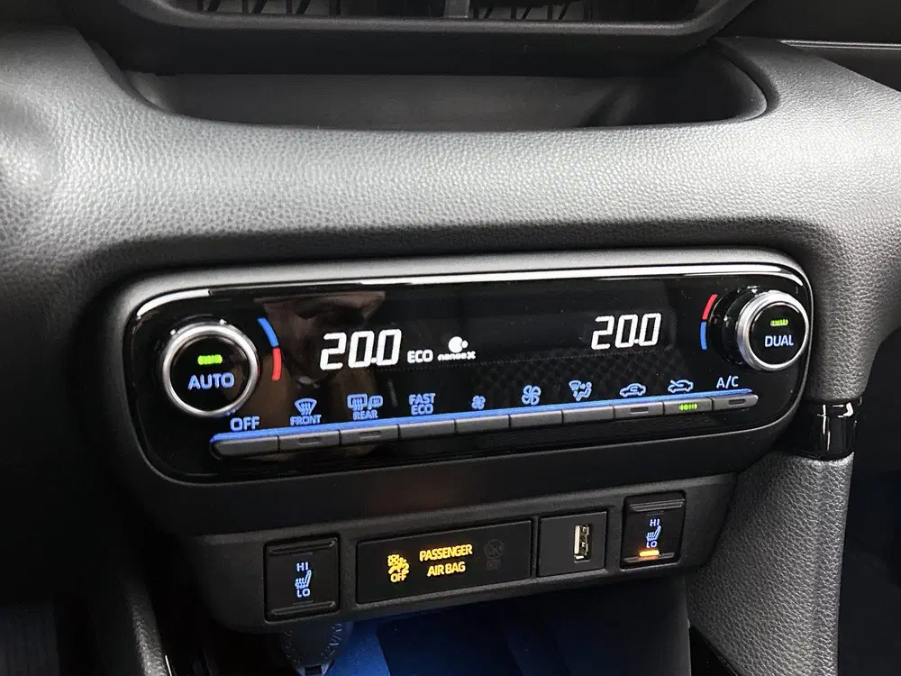 Toyota Yaris 1.5 Hybrid Executive + uit 2022, foto 12