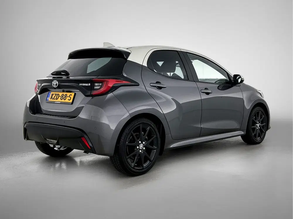 Toyota Yaris 1.5 Hybrid Executive + uit 2022, foto 2