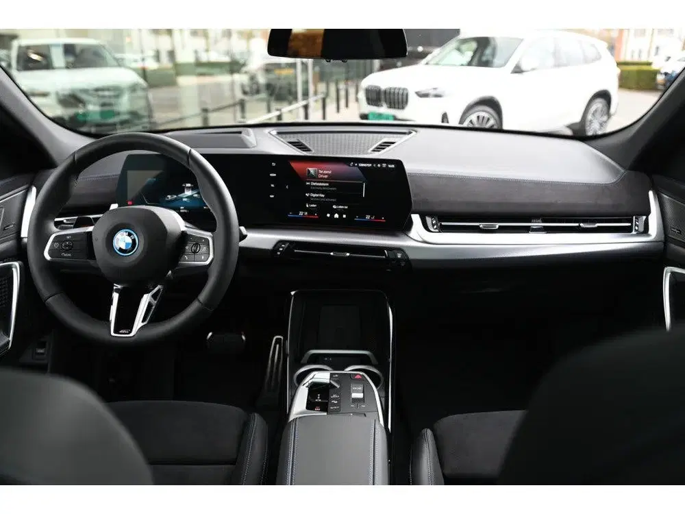 BMW iX2 eDrive20 M Sport uit 2026, foto 2