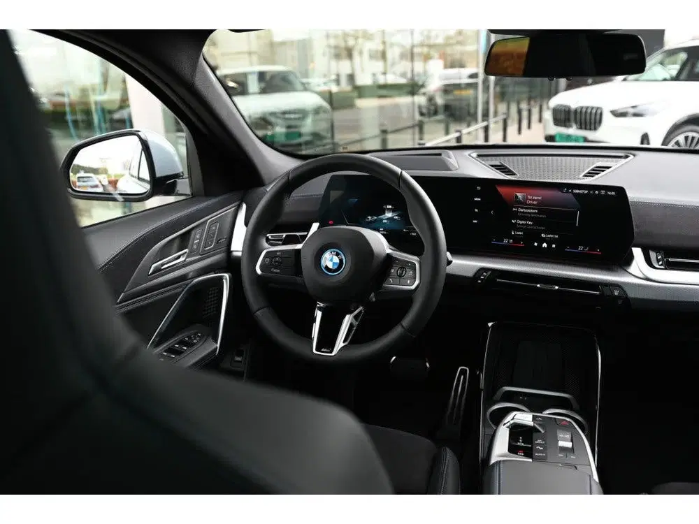 BMW iX2 eDrive20 M Sport uit 2026, foto 8