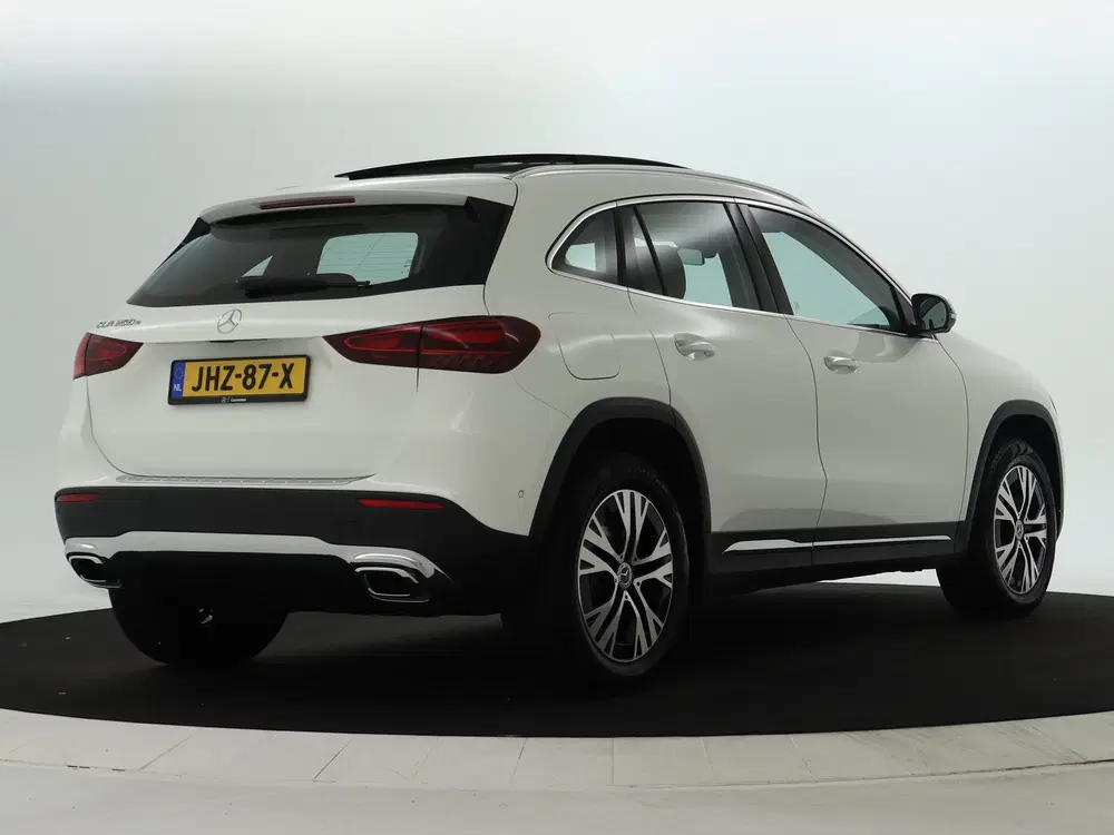 Mercedes-Benz GLA 250 e Plug-In Hybride uit 2025, foto 2