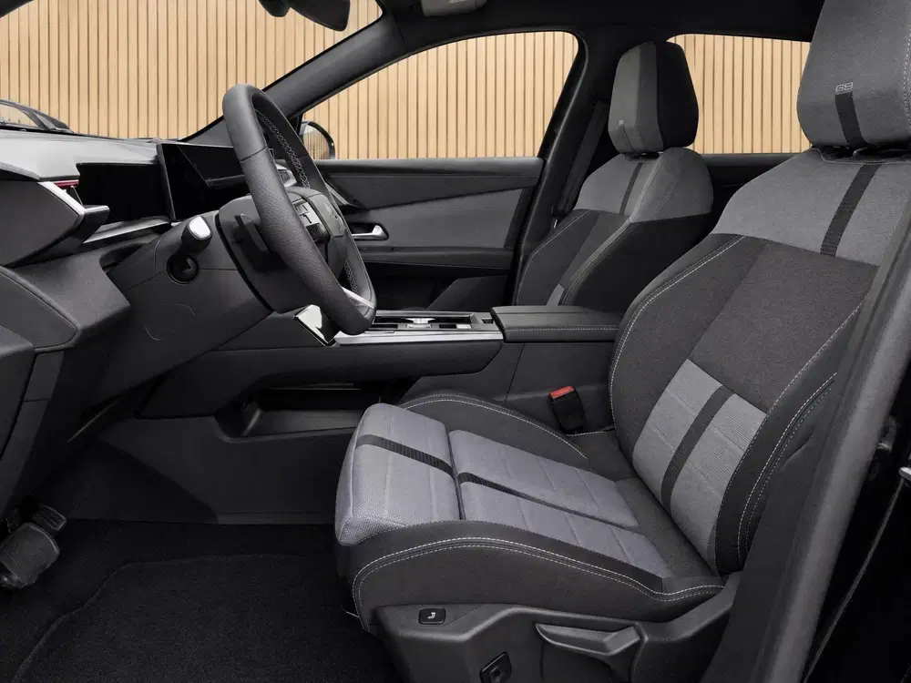 Opel Grandland 1.2 Turbo Hybrid Business Edition uit 2026, foto 13
