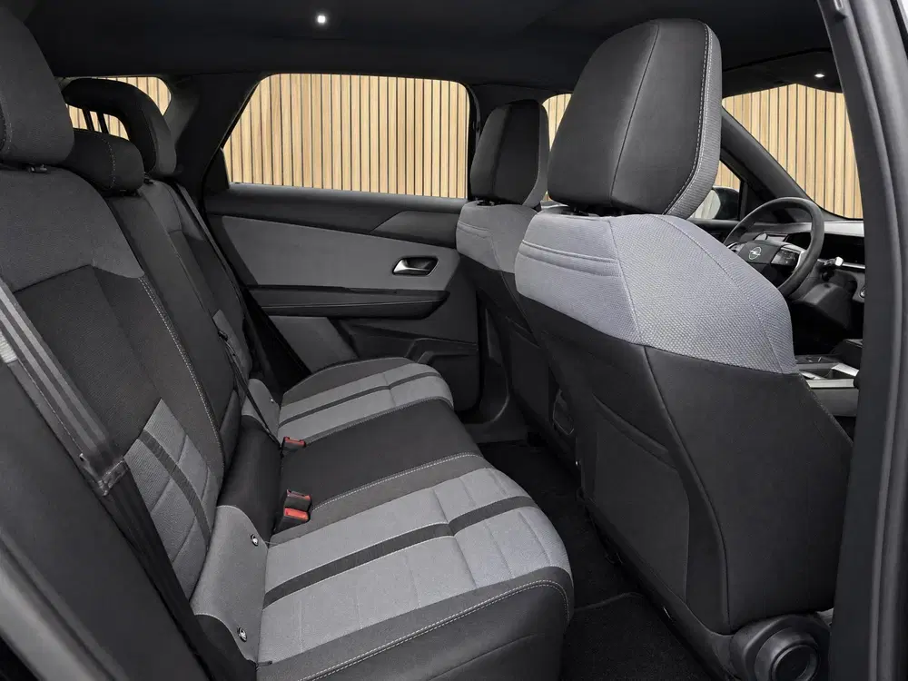 Opel Grandland 1.2 Turbo Hybrid Business Edition uit 2026, foto 8