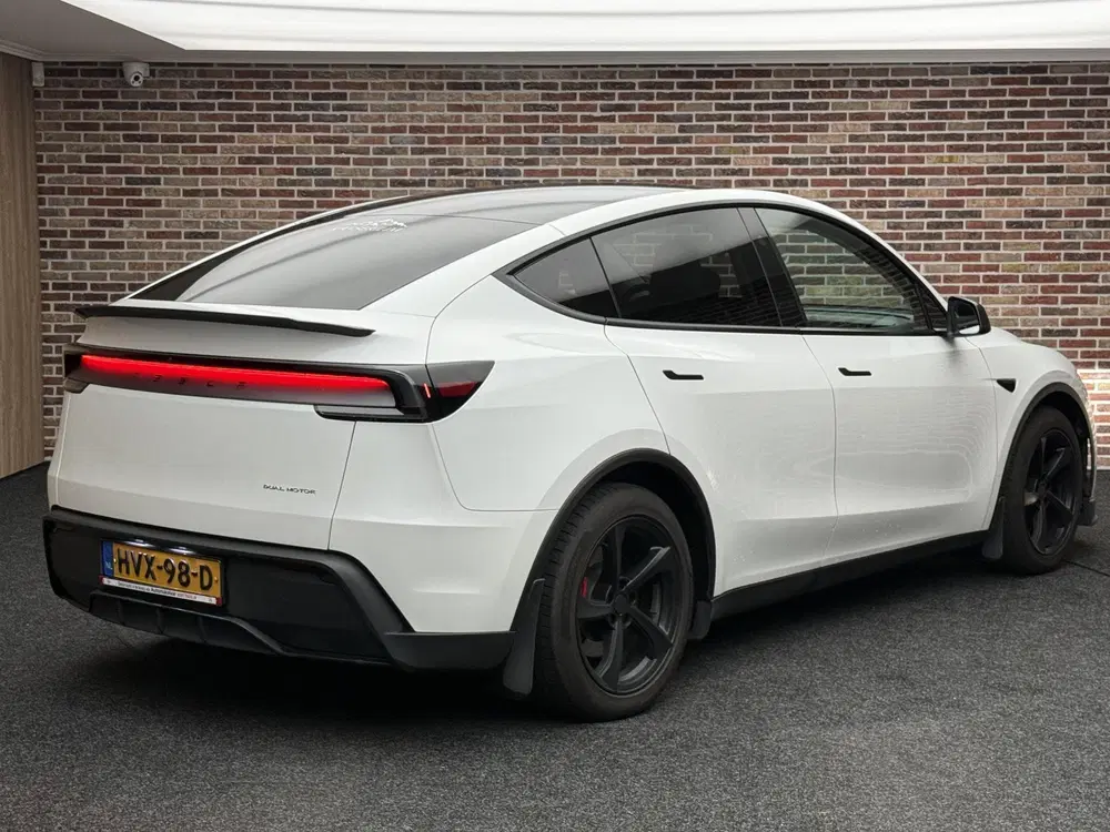 Tesla Model Y Premium Long Range AWD 75 kWh Facelift uit 2025, foto 2
