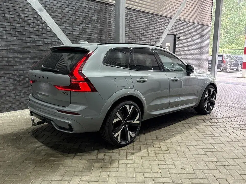 Volvo XC60 T6 Ultra Black Edition uit 2026, foto 2
