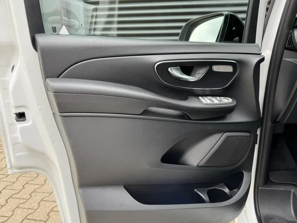 Mercedes-Benz V-Klasse Mercedes V-klasse 250d Lang AMG uit 2019, foto 15
