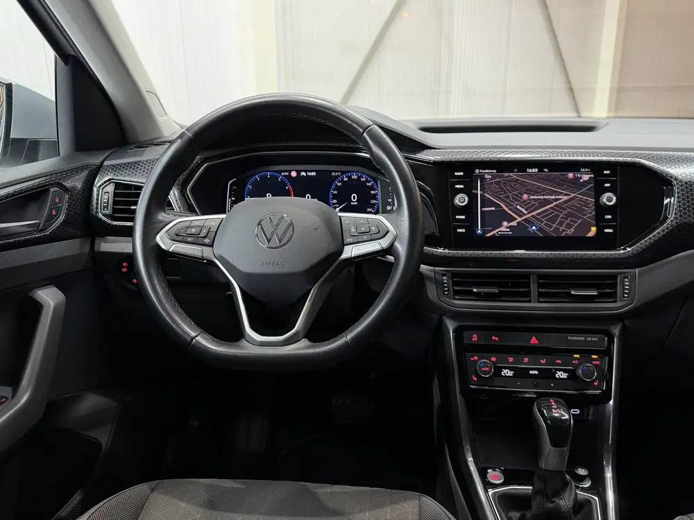 Volkswagen T-Cross 1.5 TSI 150pk Style R-Line uit 2021, foto 2