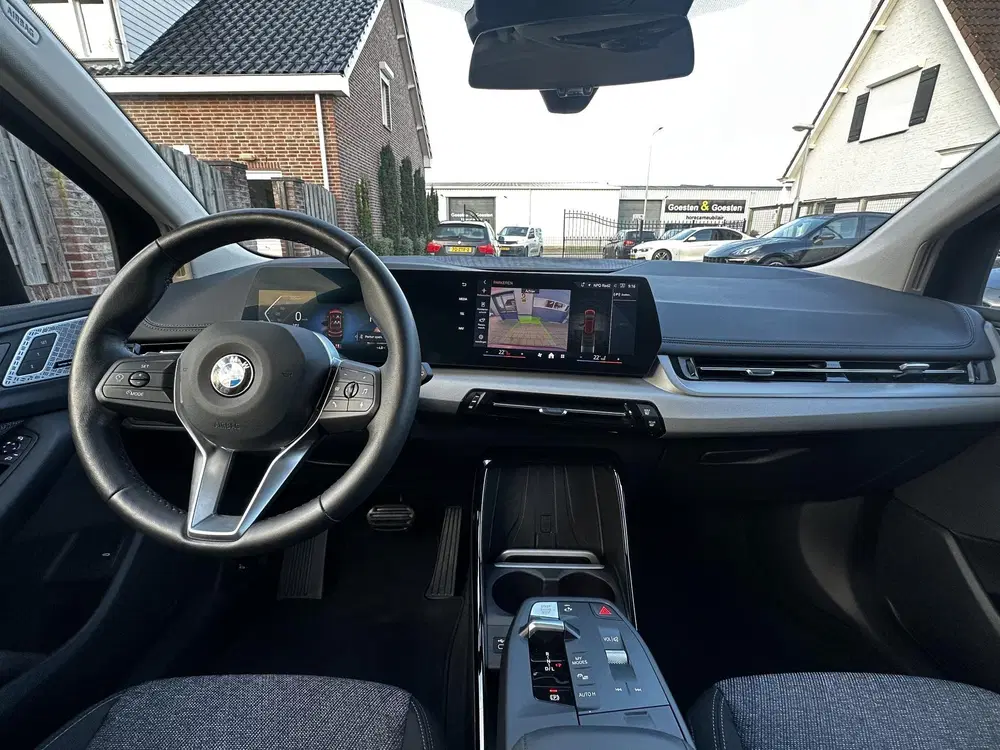 BMW 2-serie Active Tourer 218i HarmanKardon uit 2024, foto 2