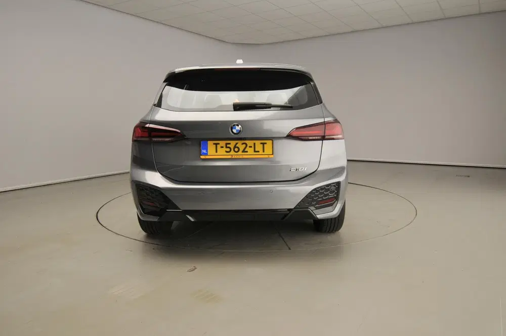 BMW 2-serie Active Tourer 218i uit 2023, foto 4