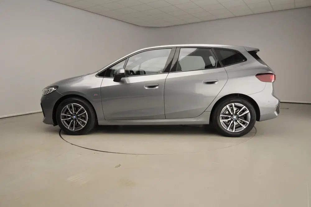 BMW 2-serie Active Tourer 218i uit 2023, foto 5