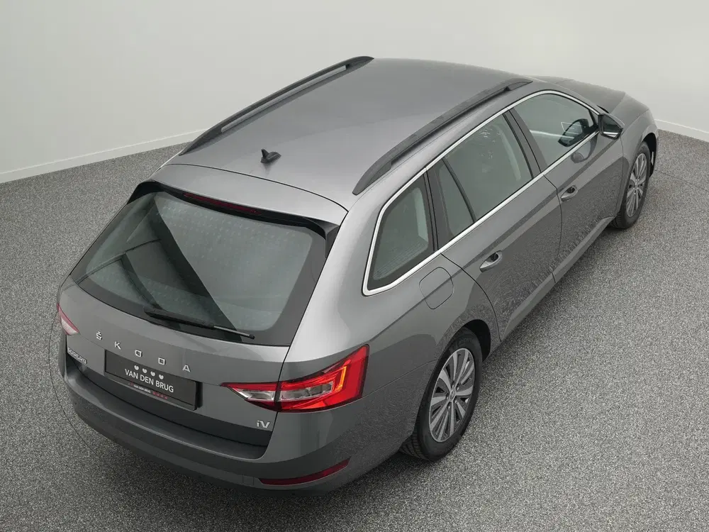 Skoda Superb 1.4 TSI 218 pk DSG iV Ambition uit 2022, foto 14