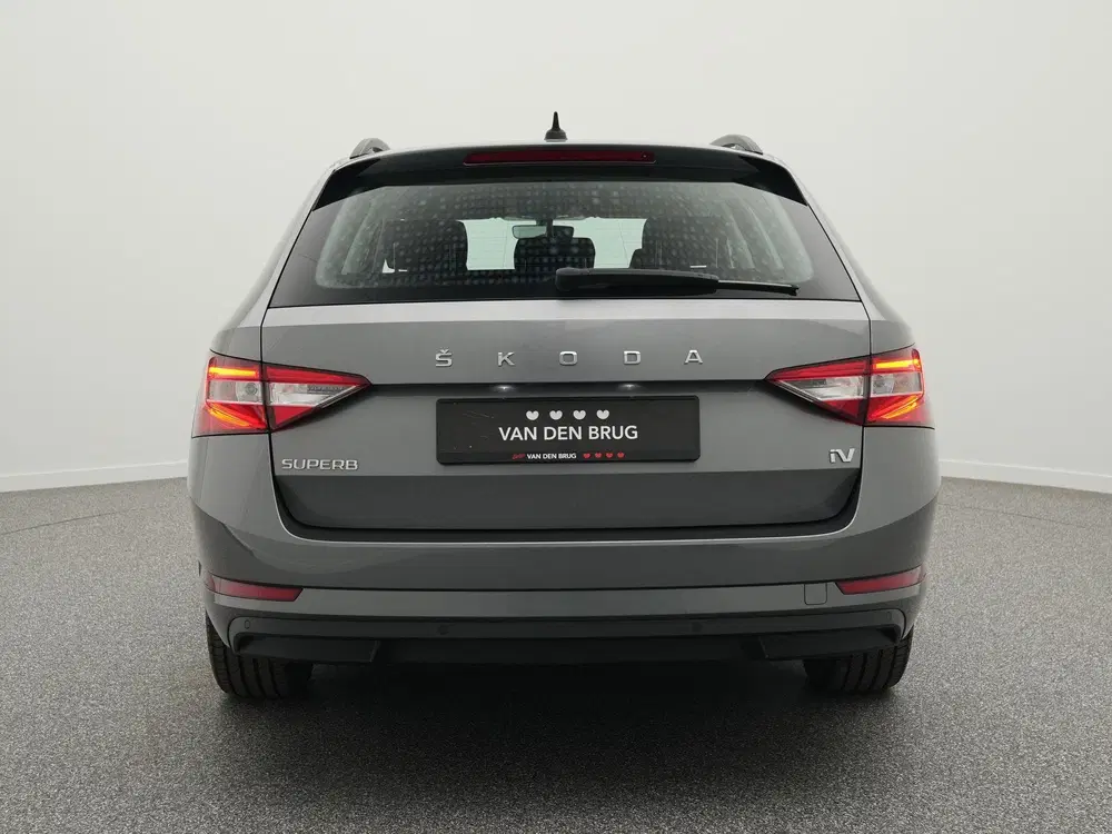 Skoda Superb 1.4 TSI 218 pk DSG iV Ambition uit 2022, foto 6