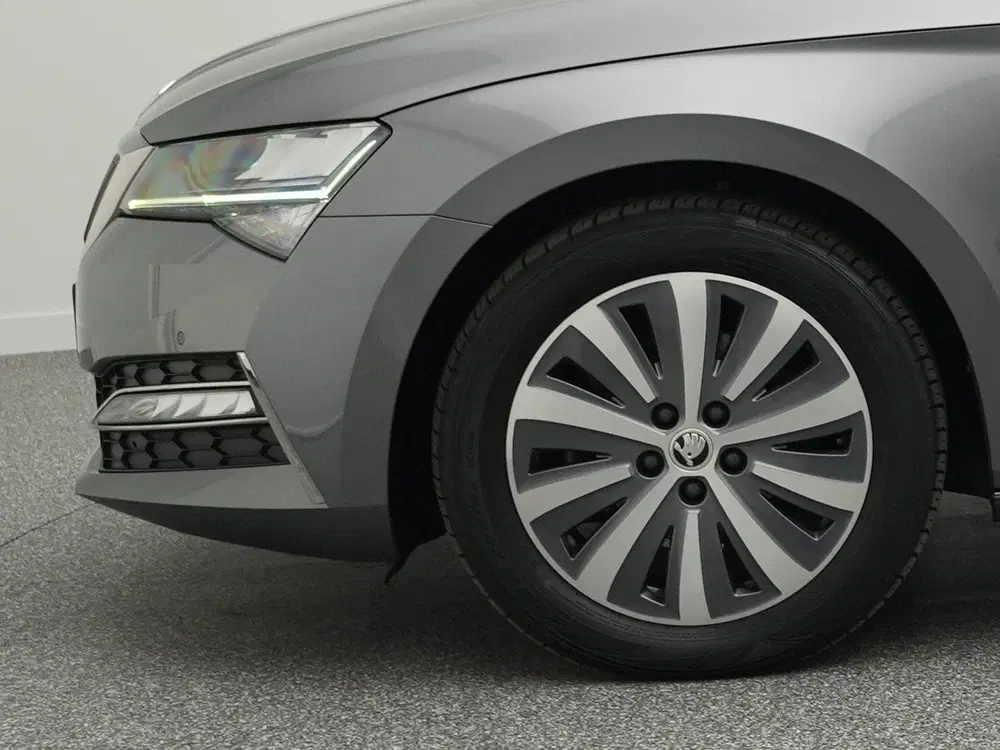 Skoda Superb 1.4 TSI 218 pk DSG iV Ambition uit 2022, foto 7