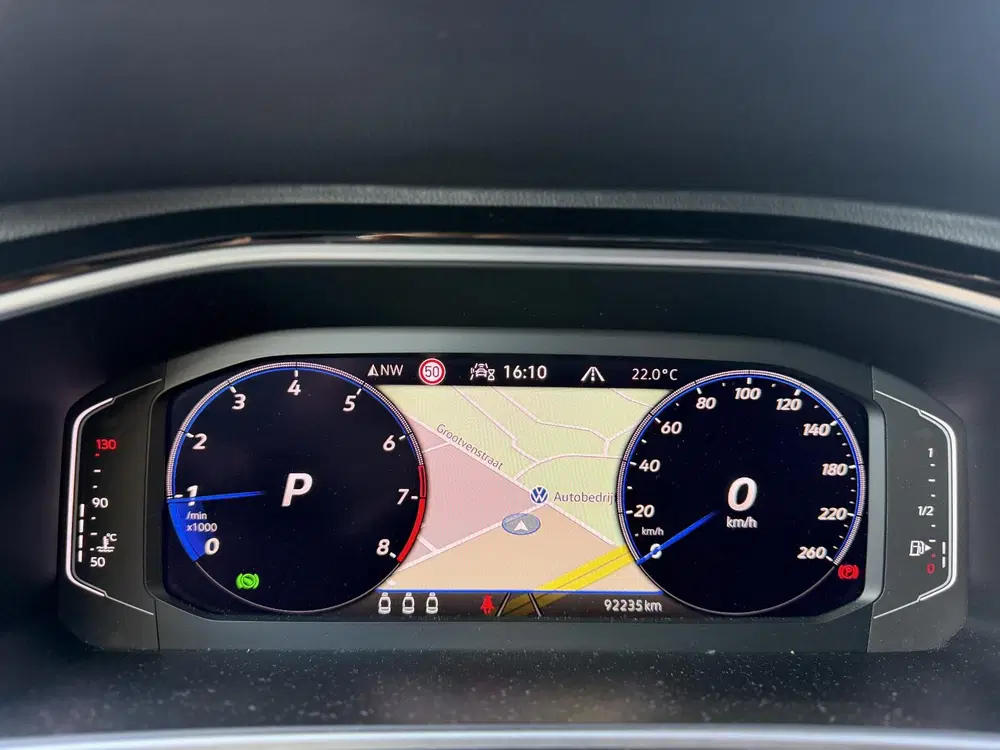 Volkswagen T-Roc 1.5 TSI R-Line Business+ uit 2022, foto 6