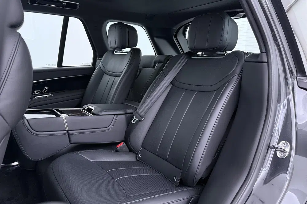 Land Rover Range Rover P550e HSE uit 2026, foto 12