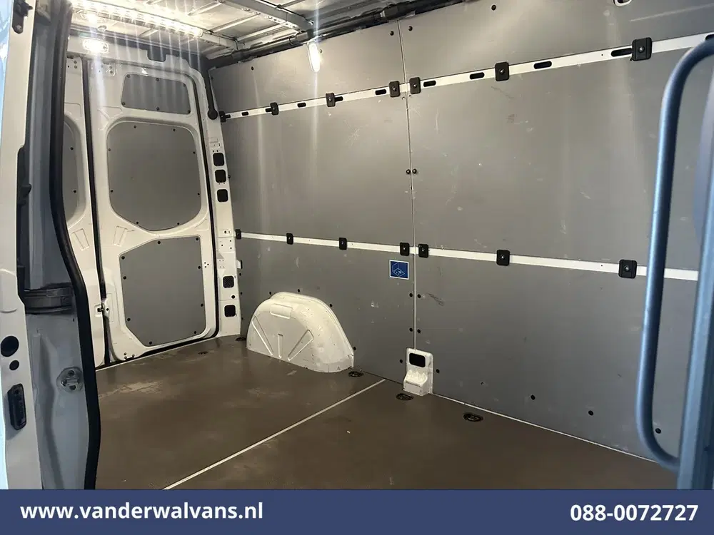 Mercedes-Benz Sprinter 211 CDI 115pk L2H2 Euro6 Airco uit 2023, foto 11