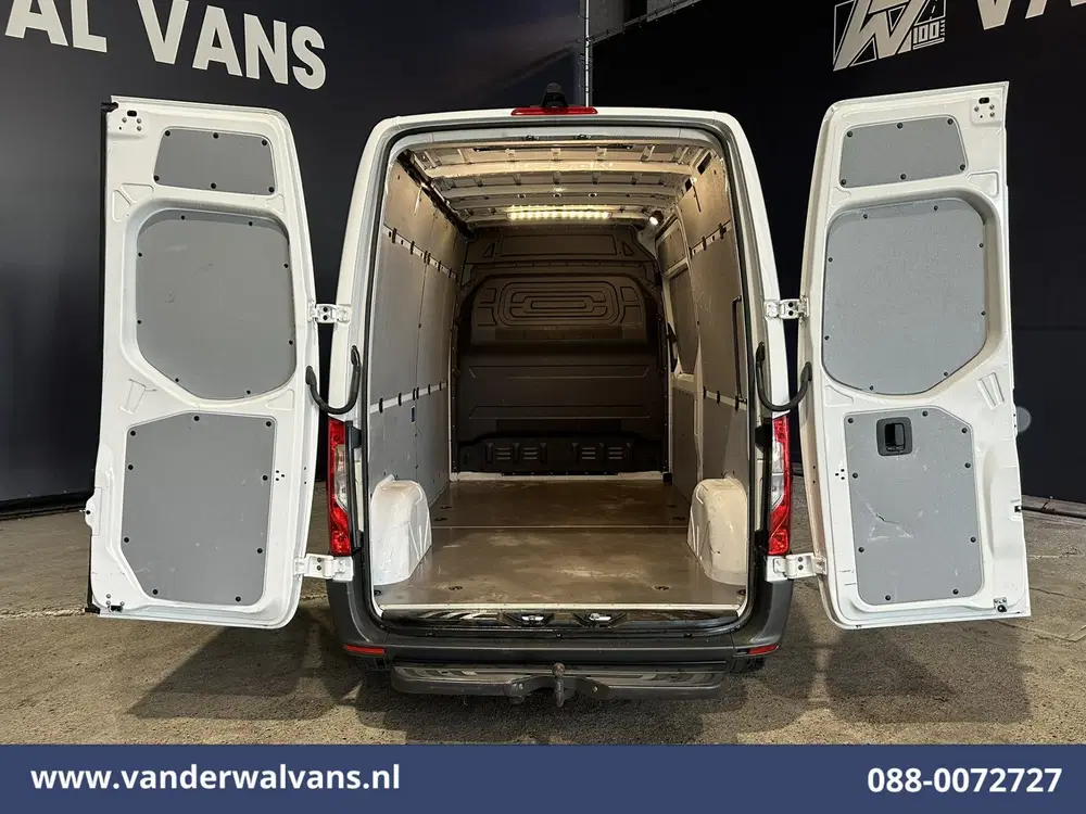 Mercedes-Benz Sprinter 211 CDI 115pk L2H2 Euro6 Airco uit 2023, foto 2