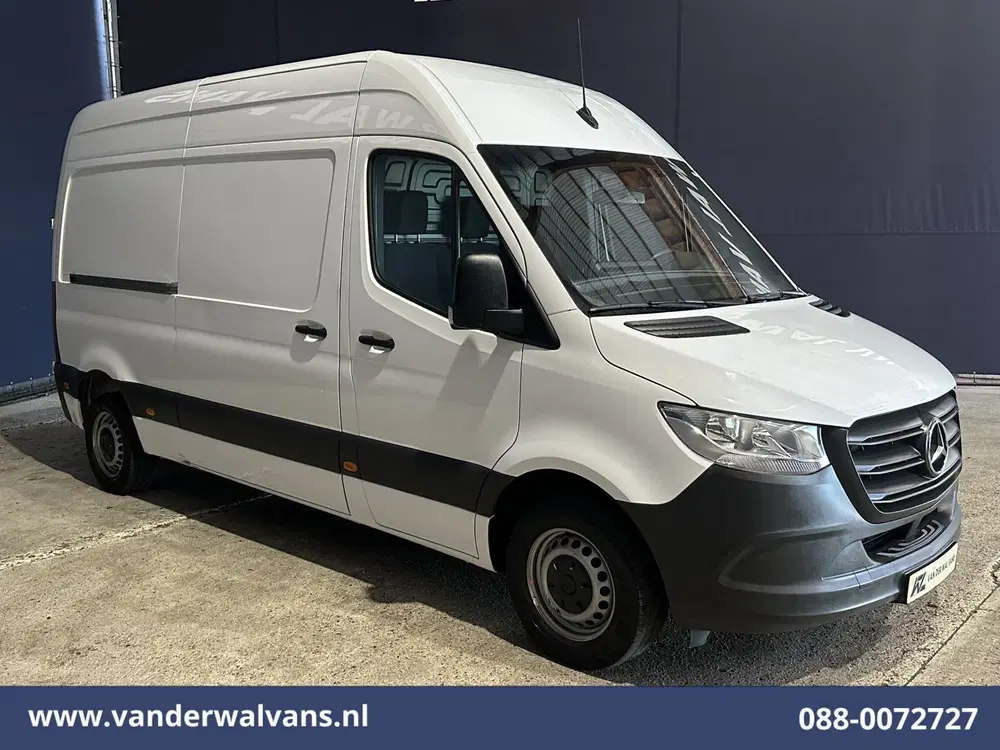 Mercedes-Benz Sprinter 211 CDI 115pk L2H2 Euro6 Airco uit 2023, foto 9