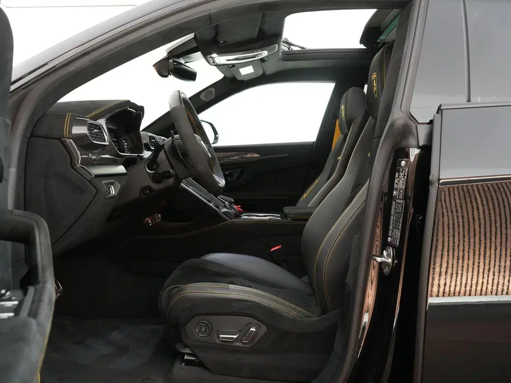 Lamborghini Urus 4.0 666pk V8 uit 2024, foto 11
