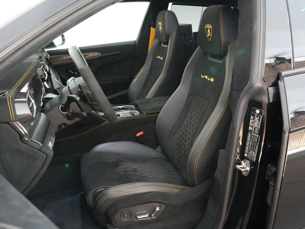 Lamborghini Urus 4.0 666pk V8 uit 2024, foto 12
