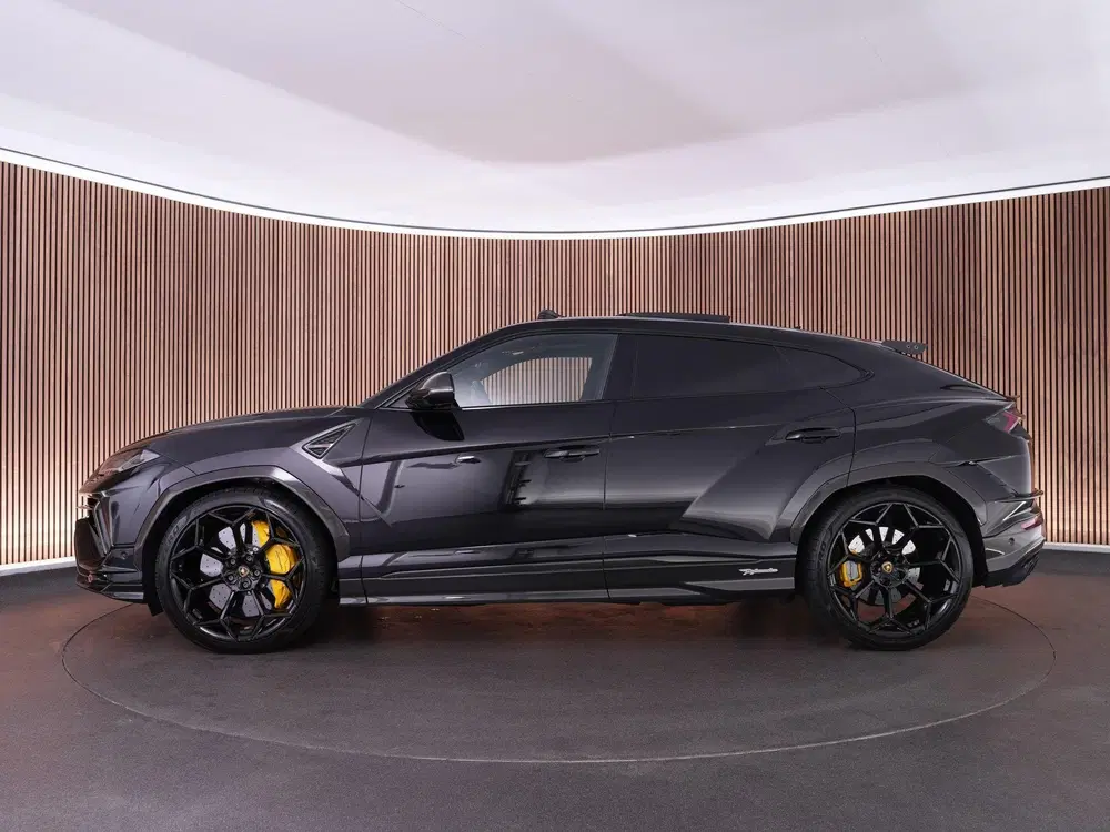 Lamborghini Urus 4.0 666pk V8 uit 2024, foto 13