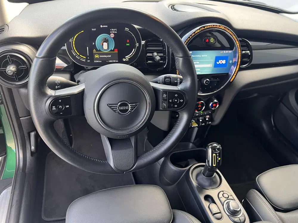 Mini Electric Cooper SE 33 kWh uit 2023, foto 11