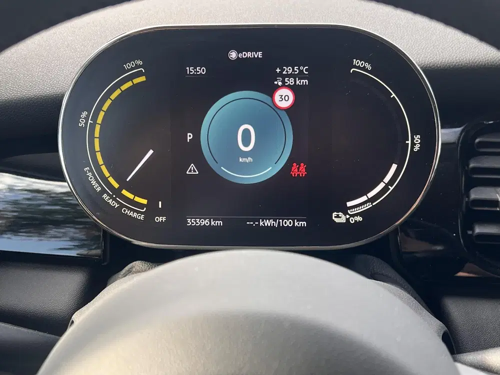 Mini Electric Cooper SE 33 kWh uit 2023, foto 12