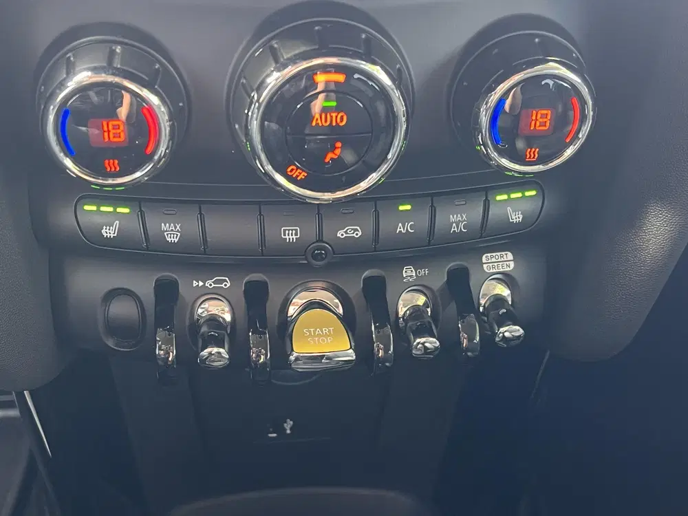Mini Electric Cooper SE 33 kWh uit 2023, foto 15