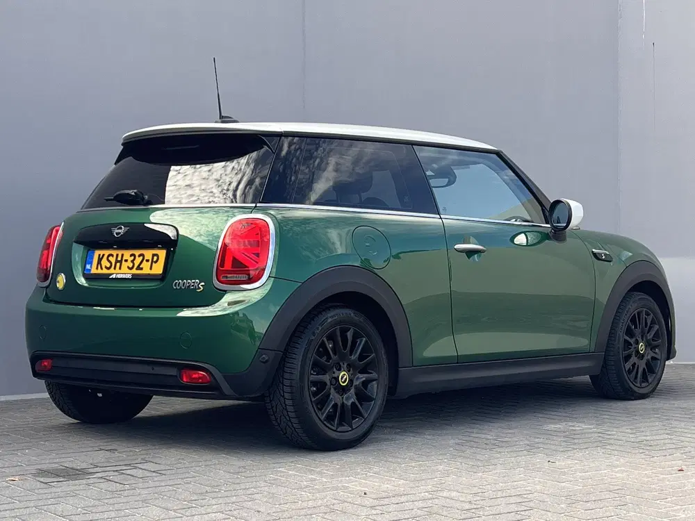 Mini Electric Cooper SE 33 kWh uit 2023, foto 3