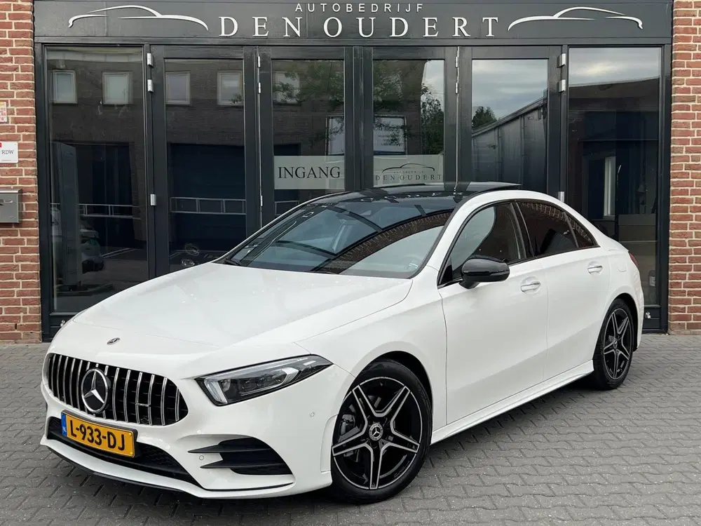 Mercedes-Benz A-Klasse 200 Business Solution AMG AUT uit 2021