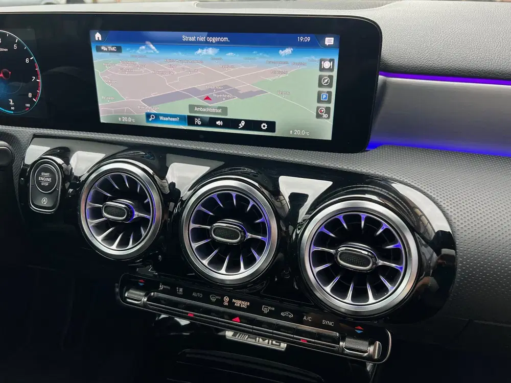 Mercedes-Benz A-Klasse 200 Business Solution AMG AUT uit 2021, foto 15
