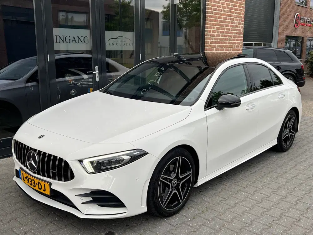 Mercedes-Benz A-Klasse 200 Business Solution AMG AUT uit 2021, foto 5