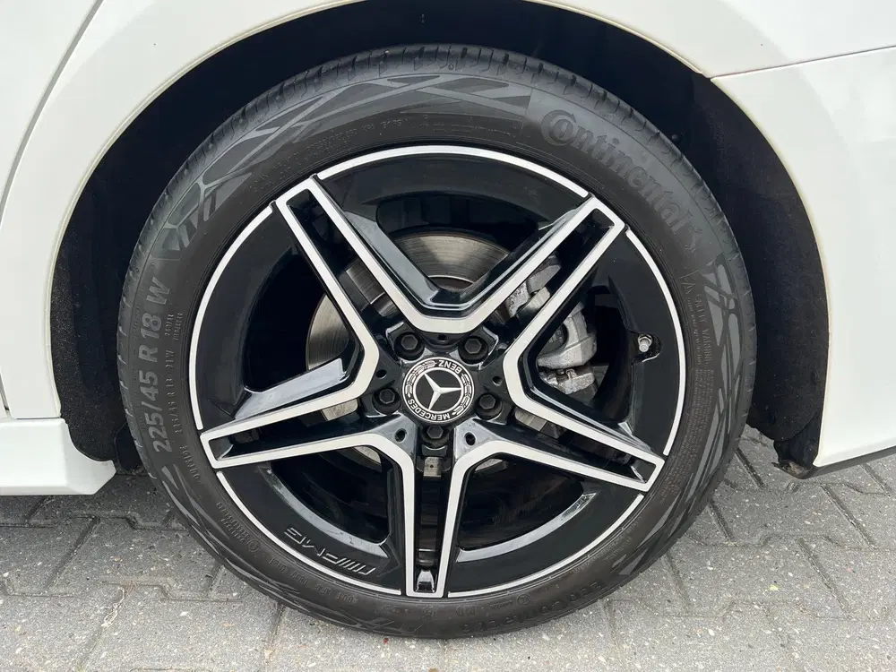 Mercedes-Benz A-Klasse 200 Business Solution AMG AUT uit 2021, foto 7
