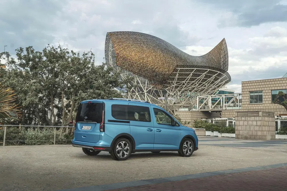 Ford Tourneo Connect 1.5 EcoBoost PHEV L2 Titanium uit 2026, foto 2
