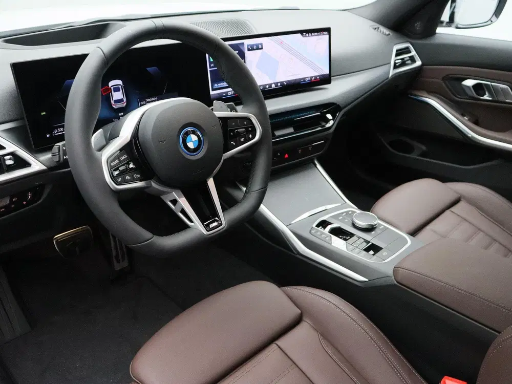 BMW 3-serie Touring 330e M Sport Edition uit 2026, foto 10