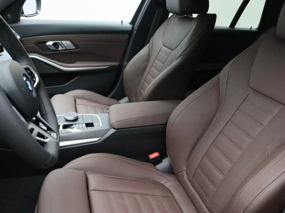 BMW 3-serie Touring 330e M Sport Edition uit 2026, foto 11